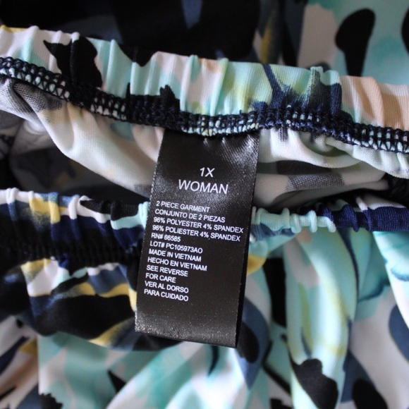 Plus Size Printed Pull On Skirt 1X - Picture 6 of 6